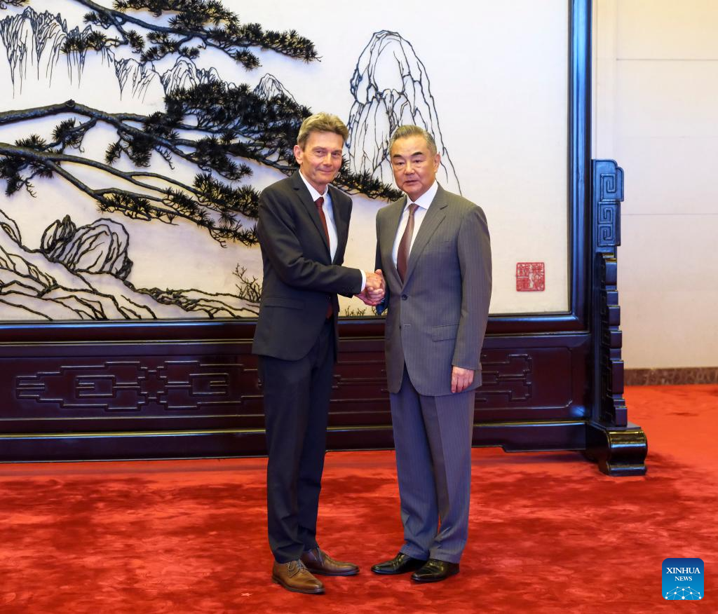 Üst düzey Çinli diplomat, Alman Sosyal Demokrat Parti heyetiyle görüştü