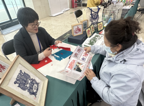 “Dört Büyük Klasik Eser” ve “Kuşak ve Yol” Kültür Sergisi Çin’de Ziyarete Açıldı